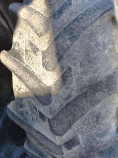 Reifen 13,6 R24, 340/85 R24