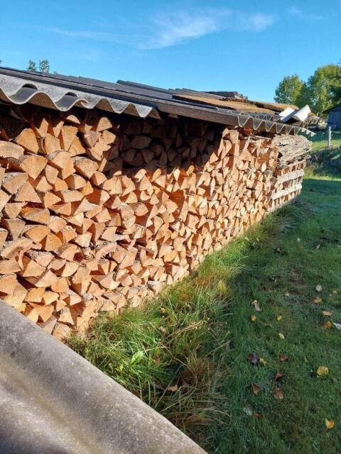 Verkaufe trockenes Brennholz