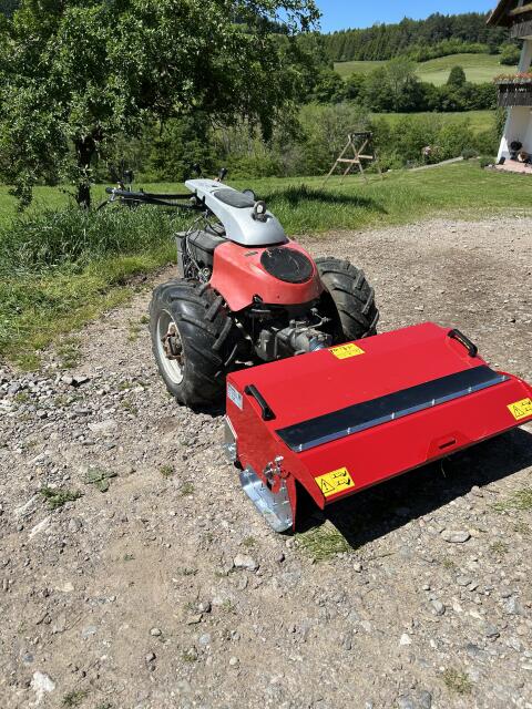 CC66 mit Mulcher oder Mähapparat zu vermieten Aebi CC66