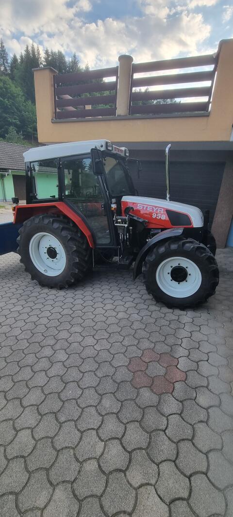 Steyr 958 Turbo – Top gepflegt, restauriert und mit Anbaugeräte