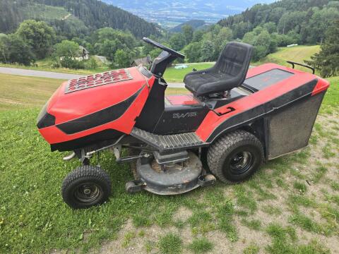 Rasentraktor