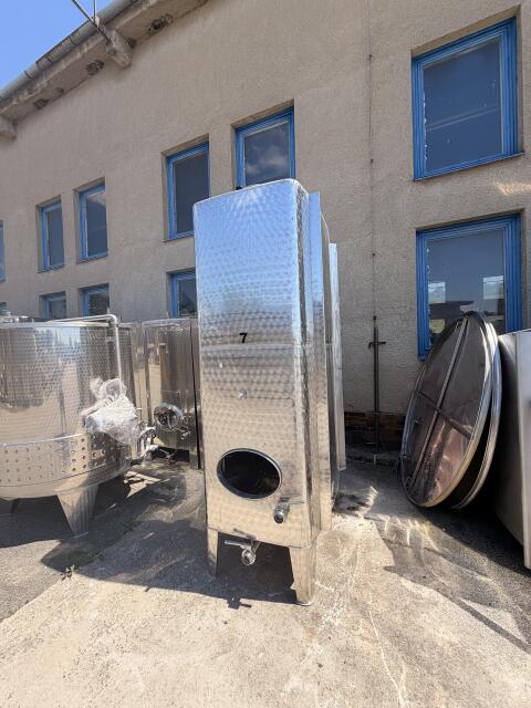 Edelstahl-Rechteckbehälter 2.850 l