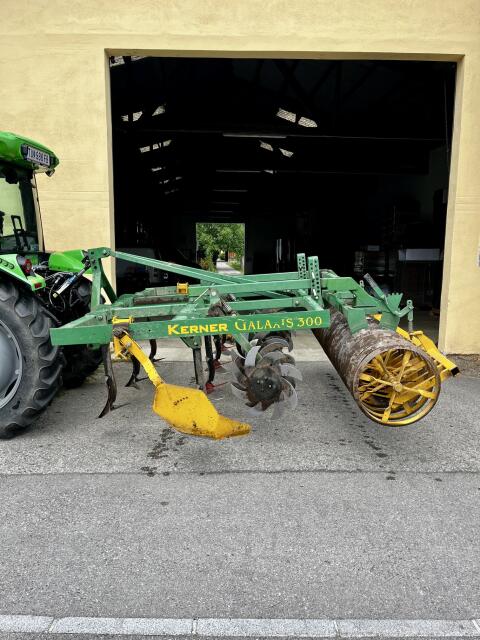 Kerner Galaxis G300 3 m Grubber mit Scheibenegge und Ringwalze