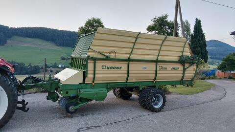 Krone Titan 4/32, Bj. 2001, mit 35 Messer Schneidwerk