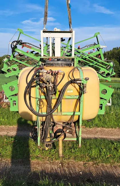 Jessernig Feldspritze Teilträger 800 l, 15 m hydr.