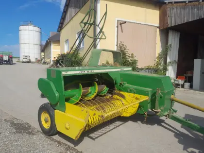 Kleinballenpresse John Deere 366A