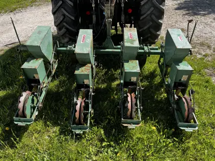 Feldherr Einzelkornsähmaschine