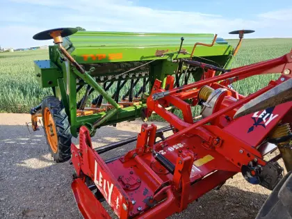 Sähkombi Lely mit Amazone 2,5 m D7 Special 2