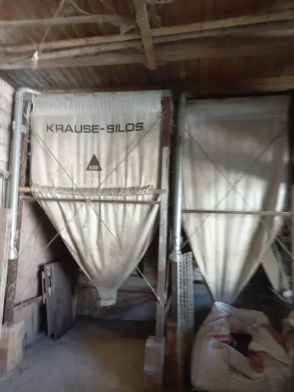 Verkaufe zwei Futtersilos
