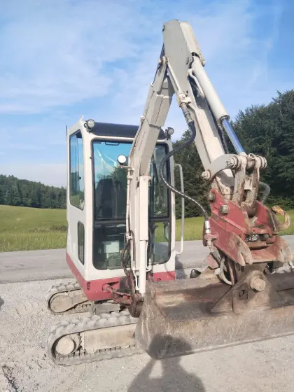 Takeuchi TB016