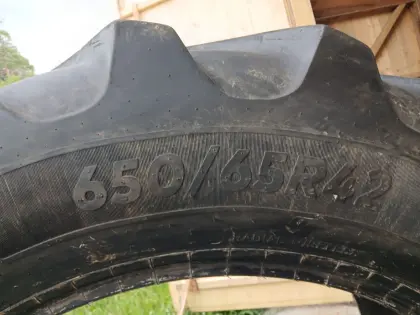 650/65R42 Ceat