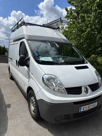 Renault Trafic L2H2 mit Dachträger