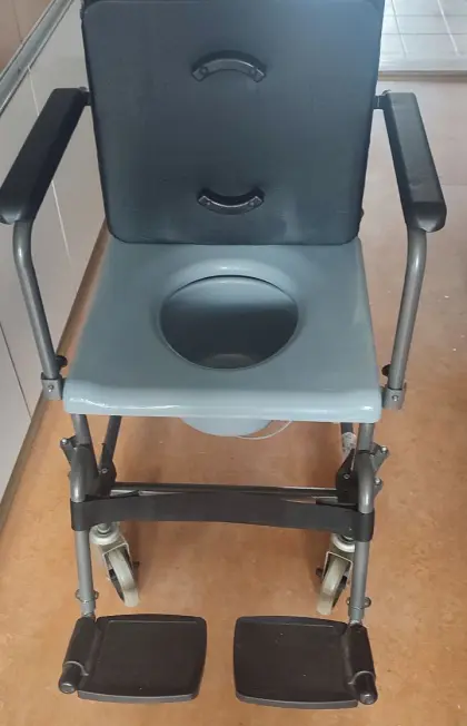 Toilettenfahrstuhl