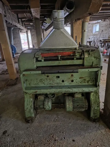 Dickenhobelmaschine mit Absauganlage