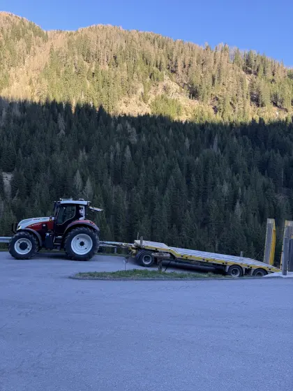Sonstige Arbeiten, Transporte mit Traktor
