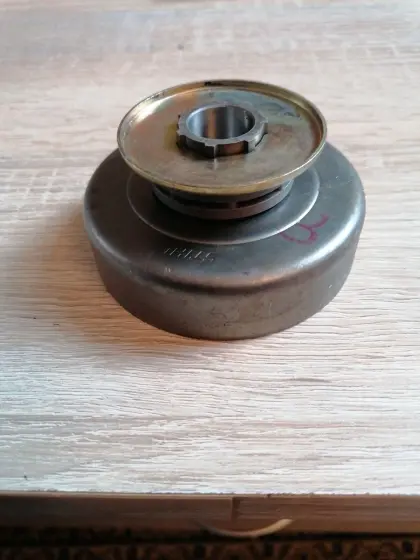 1. Stihl Kupplungsglocke mit Ringkettenrad