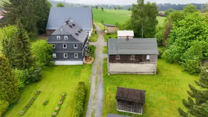 Pferdefarm Well – Hofanwesen mit Reithalle, Stallungen und C