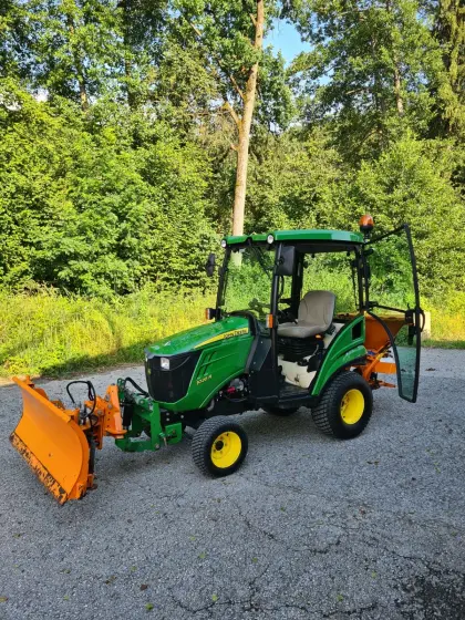 John Deere 1026R