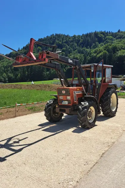 Fiat 55-66 DT Traktor mit Frontlader