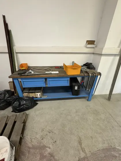 Werkbank aus Stahl mit massiver Holzplatte, 2 m, sehr stabil
