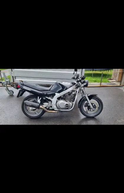 Suzuki GS500E