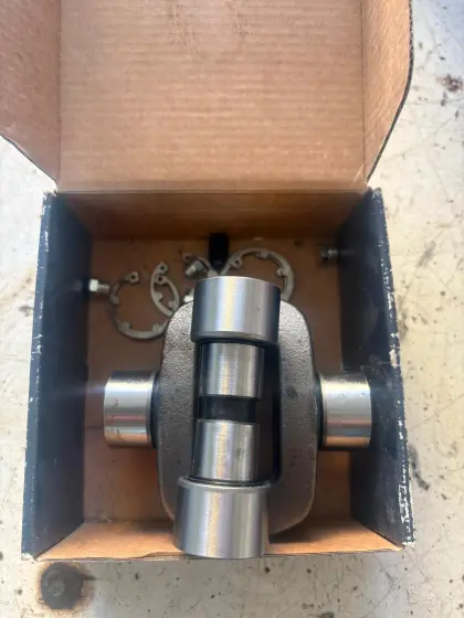 Verkaufe Kreuzgelenk für Kramer Lader 312 LE/SL