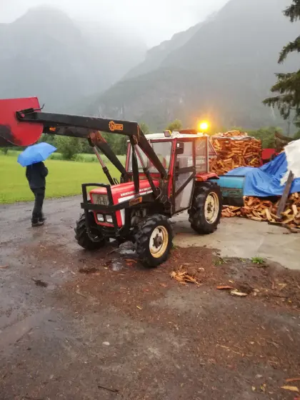 Lindner 350 SA mit Frontlader