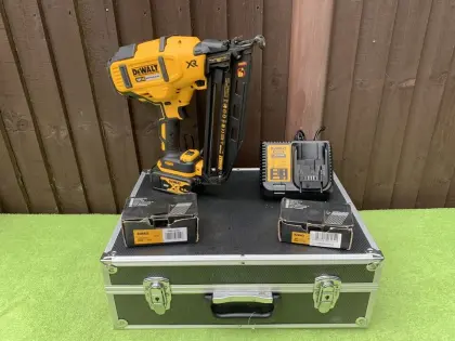 DeWalt DCN660 NT 18 V-Akku-Nagler
