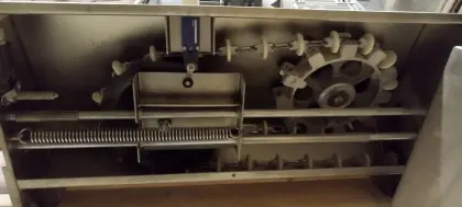 Trockenfütterung mit Kettenantrieb