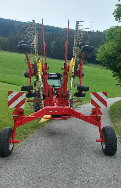 Verkaufe Pöttinger Schwader 771 A Multitast Eurotop 771A