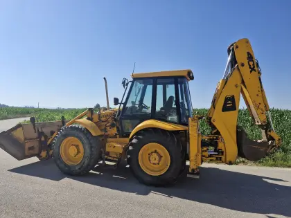 JCB 4CX