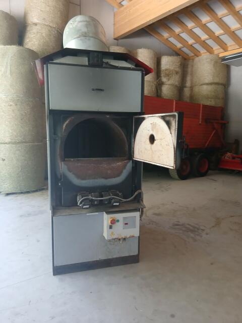 Scheitholz-Warmluftofen LA325