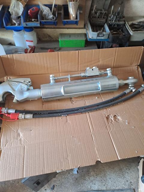 Hydraulischer Oberlenker