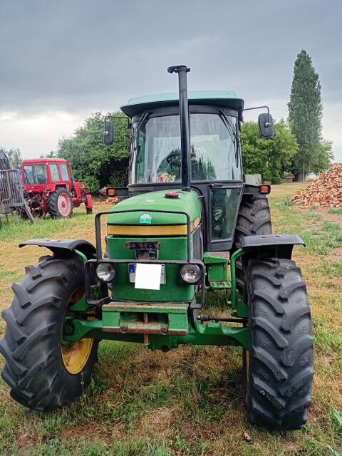 John Deere 2850
