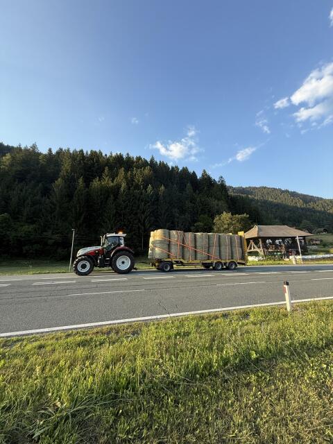 Sonstige Arbeiten, Transporte mit Traktor