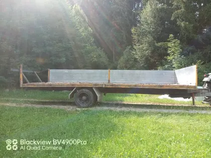 Rundballenanhänger