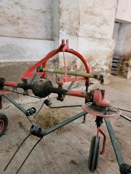 Pöttinger Kreiselschwader VN-ZB 310