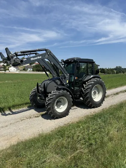 Valtra A93