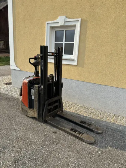 Hochhubwagen