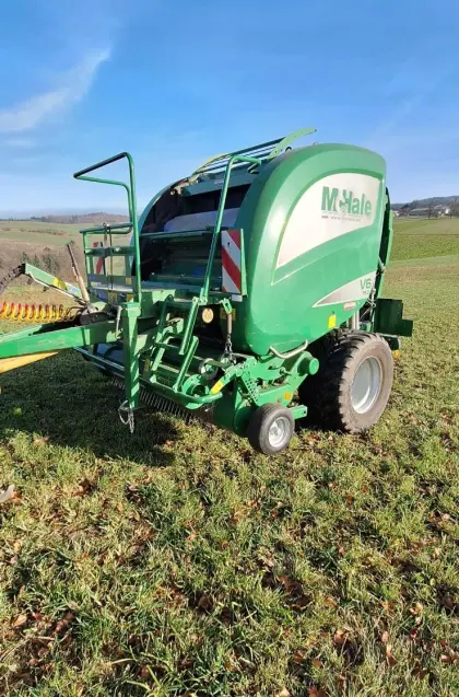 McHale V6750 Rundballenpresse