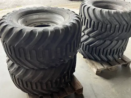 Kompletträder 540/45 R22,5 Reifen
