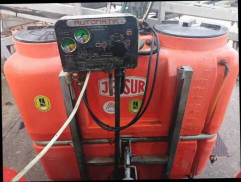 Feldspritze Jessur 880 l