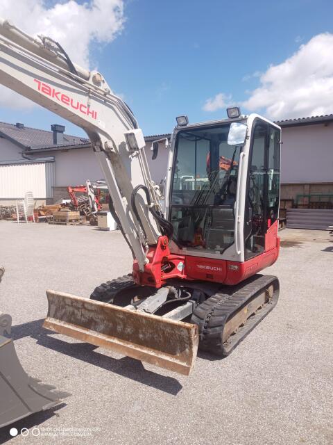 Takeuchi TB 240