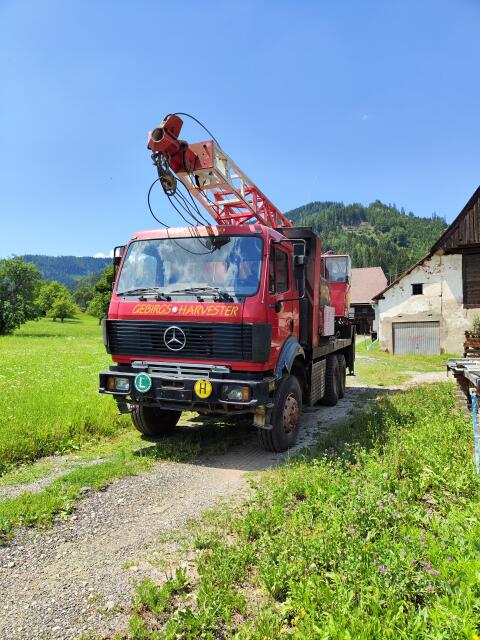 Seilkran K300 mit Tapio 400 Schubharvester