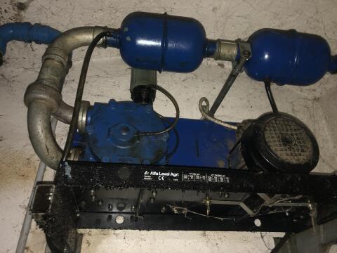 DeLaval Melkzeug von 4er Side-by-Side-Melkstand (Duovac)