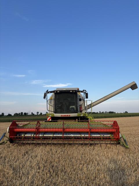 CLAAS Tucano 430 Mähdrescher