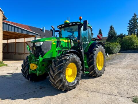 John Deere 6R215