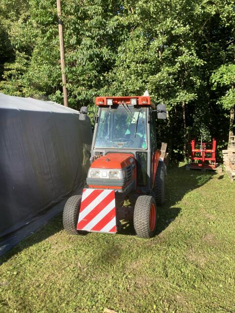 Trattore Kubota con aggregati, Kubota STA 30