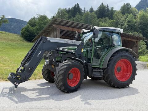Fendt Vario 210 Gen1, 125 PS, leistungsoptimiert, mit Quicke Q46