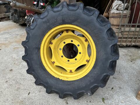 Kompletträder 380/70 R24